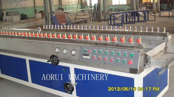 अच्छी कीमत डबल स्क्रू 380V . के साथ स्वचालित पीवीसी विंडो प्लास्टिक प्रोफाइल एक्सट्रूज़न लाइन ऑनलाइन