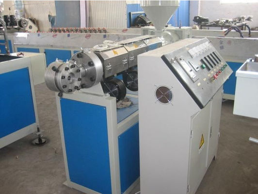 अच्छी कीमत डबल स्क्रू पीवीसी प्लास्टिक पाइप विनिर्माण मशीन 380V 50 हर्ट्ज ऑनलाइन