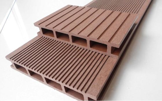अच्छी कीमत Buidling विज्ञापन के लिए पीवीसी छत Polyurethane फोम मशीन लकड़ी के फूस ऑनलाइन