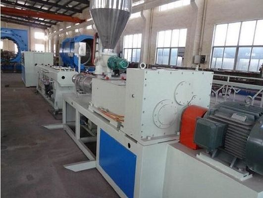 अच्छी कीमत 30Mm चौड़ाई प्लास्टिक बाहर निकालना मशीन Sprial लचीला पॉलीथीन केबल संरक्षण आस्तीन ऑनलाइन