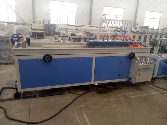 अच्छी कीमत SJSZ65X132 डबल स्क्रू प्लास्टिक प्रोफ़ाइल एक्सट्रूज़न लाइन 380V 50HZ ऑनलाइन
