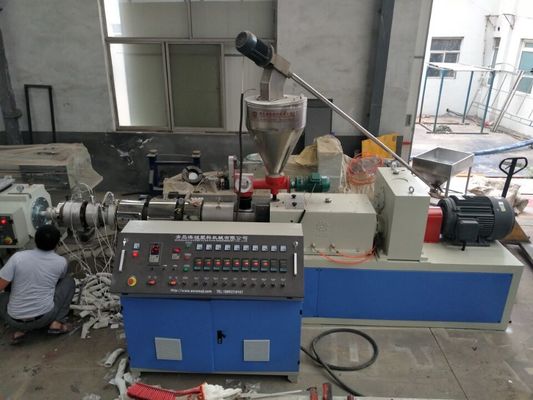अच्छी कीमत वर्टिकल गियरबॉक्स 150 किग्रा / एच पीवीसी डब्ल्यूपीसी ट्विन स्क्रू एक्सट्रूडर ऑनलाइन