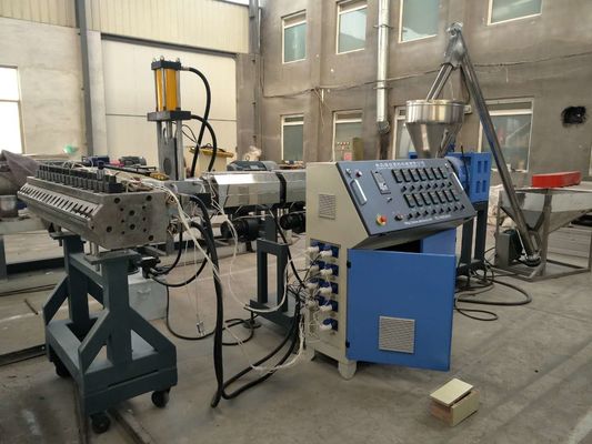 अच्छी कीमत समुंदर का किनारा नम प्रूफ बोर्ड के लिए 380V / 3p / 50hz डब्ल्यूपीसी बोर्ड उत्पादन लाइन ऑनलाइन