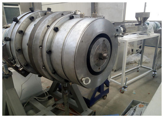 अच्छी कीमत 16mm से 63mm पीपी पीई पीपीआर पाइप उत्पादन लाइन, एकल पेंच एक्सट्रूडर पीई पाइप बनाने की मशीन ऑनलाइन