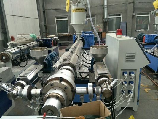 एबीबी इन्वर्टर एचडीपीई पाइप उत्पादन लाइन 0 - 150rpm स्क्रू स्पीड के साथ