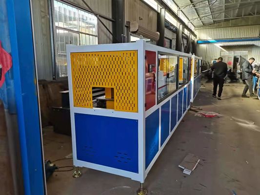 अच्छी कीमत 38 मोआया स्क्रू सामग्री के साथ 380V 50HZ प्लास्टिक प्रोफ़ाइल एक्सट्रूज़न लाइन ऑनलाइन