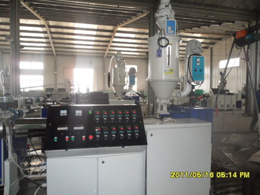 अच्छी कीमत गार्डन होज प्लास्टिक पाइप एक्सट्रूज़न लाइन 50kw - 80kw, सिंगल स्क्रू एक्सट्रूडर ऑनलाइन